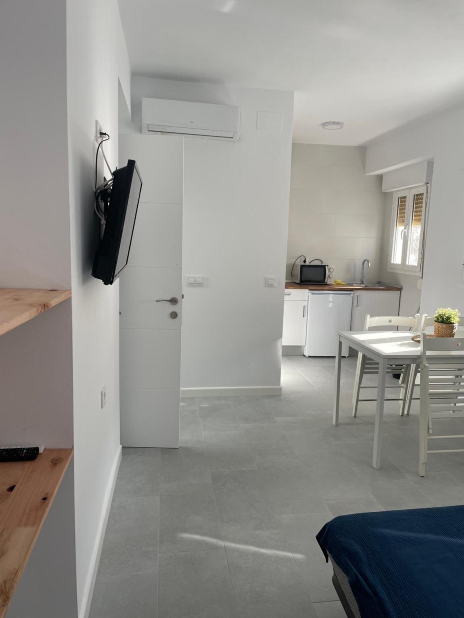 Ch II Apartments Zona De Ocio Nocturno 콘일데라프론테라 외부 사진
