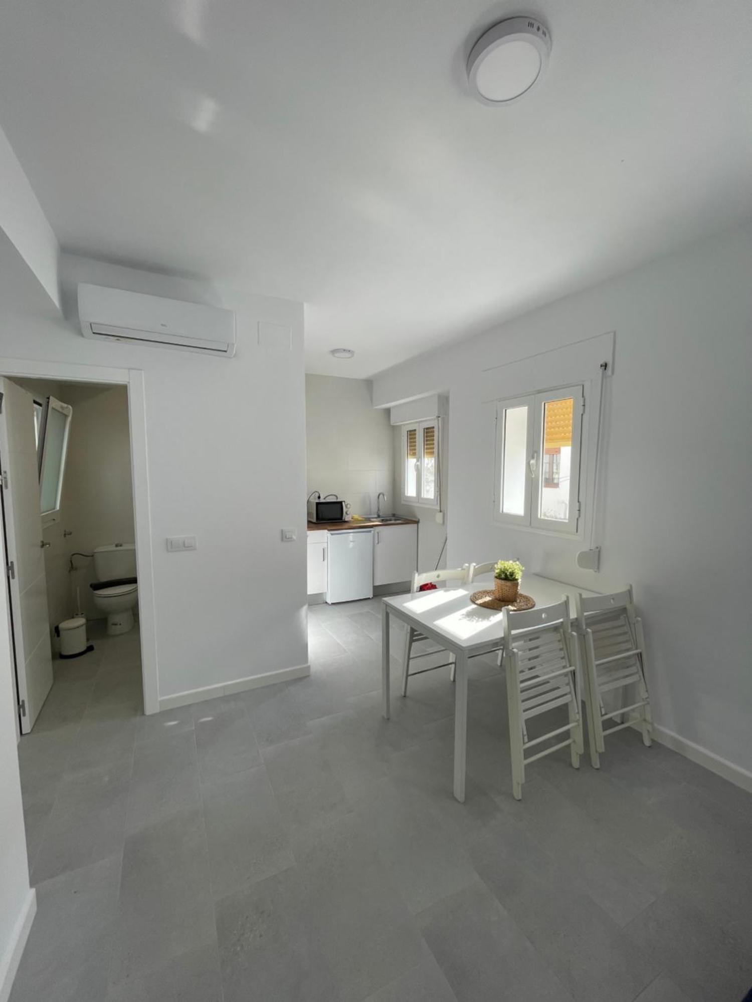 Ch II Apartments Zona De Ocio Nocturno 콘일데라프론테라 외부 사진